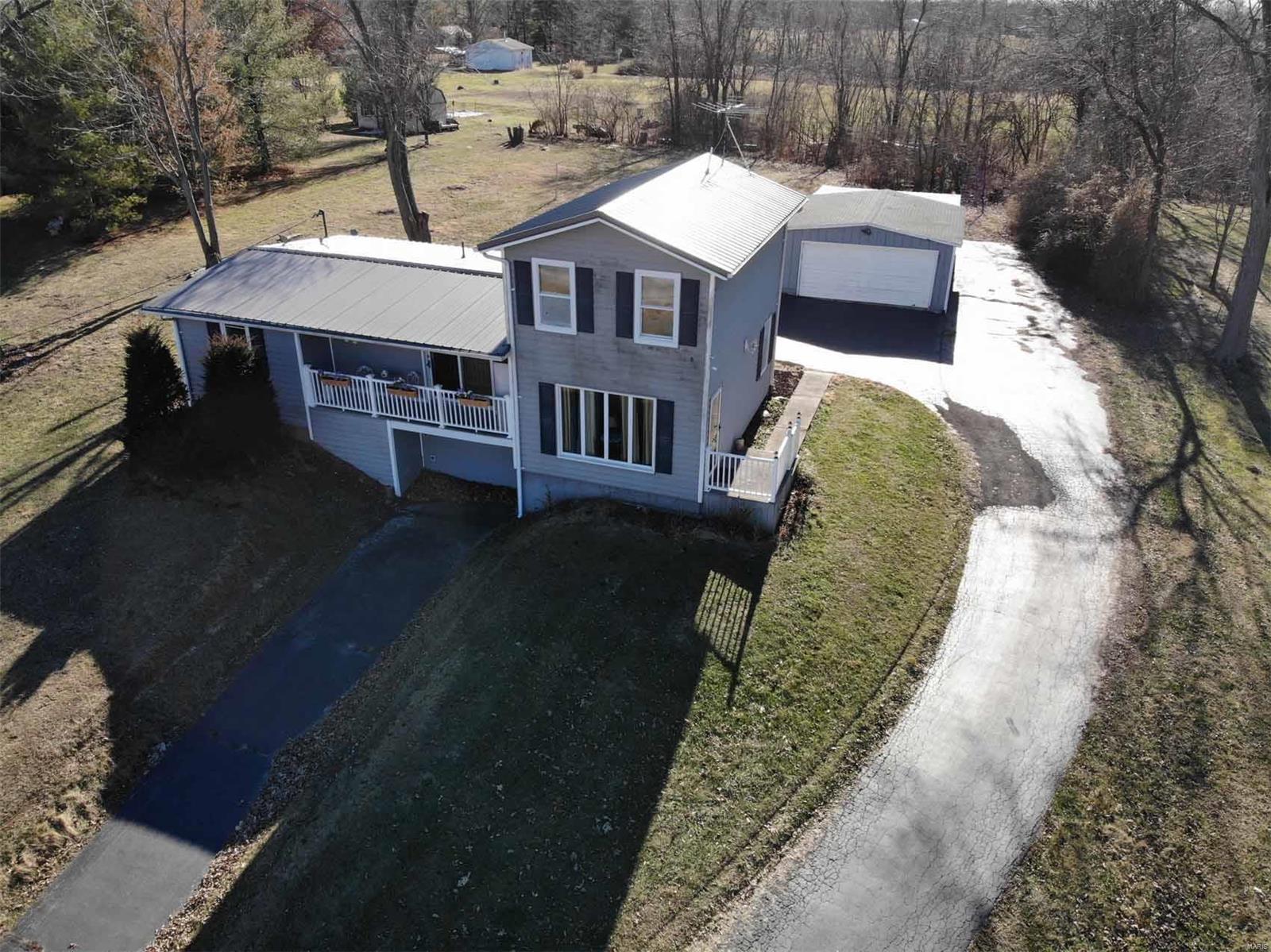 2732 Seiler Road Alton, IL 62002 - Photo 2 of 20