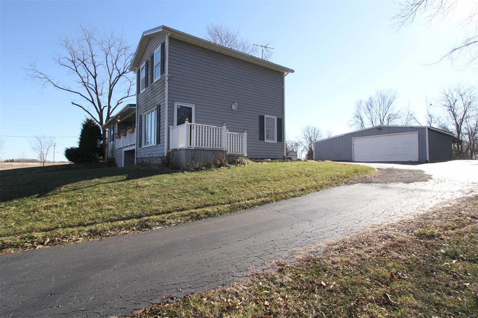 2732 Seiler Road Alton, IL 62002 - Photo 3 of 20