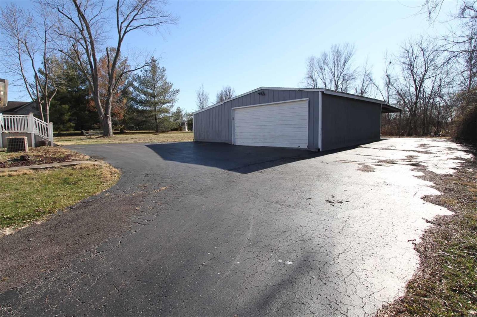 2732 Seiler Road Alton, IL 62002 - Photo 4 of 20