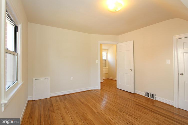 133 Ritchie Avenue Silver Spring, MD 20910 - Photo 11 of 26 Bedroom4
