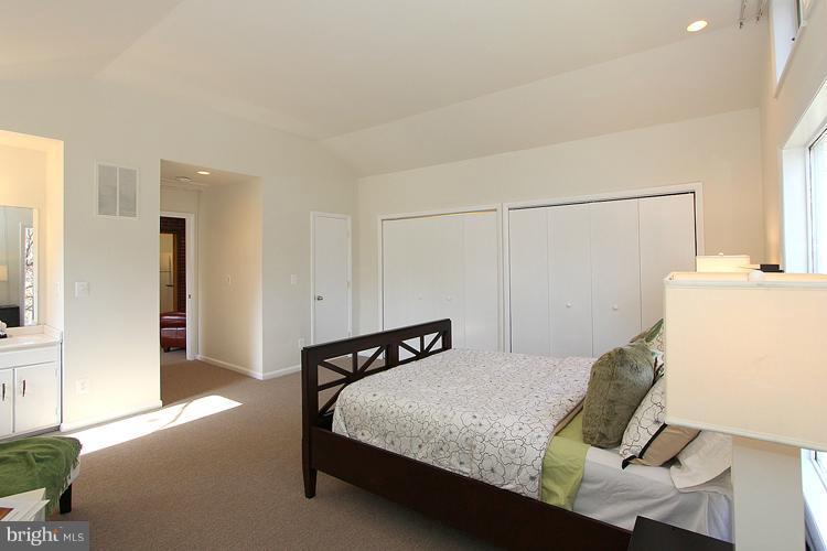 133 Ritchie Avenue Silver Spring, MD 20910 - Photo 17 of 26 Bedroom (Master)1