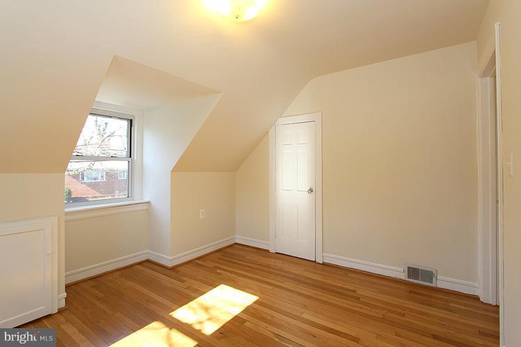 133 Ritchie Avenue Silver Spring, MD 20910 - Photo 18 of 26 Bedroom2