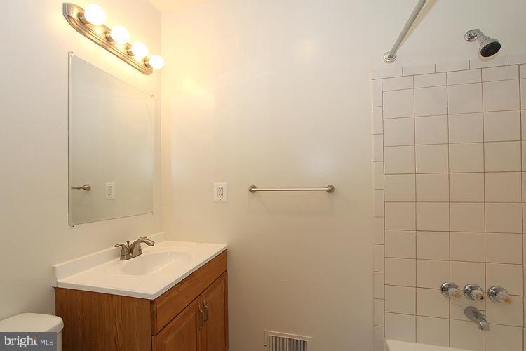 133 Ritchie Avenue Silver Spring, MD 20910 - Photo 10 of 26 Bath (Master)