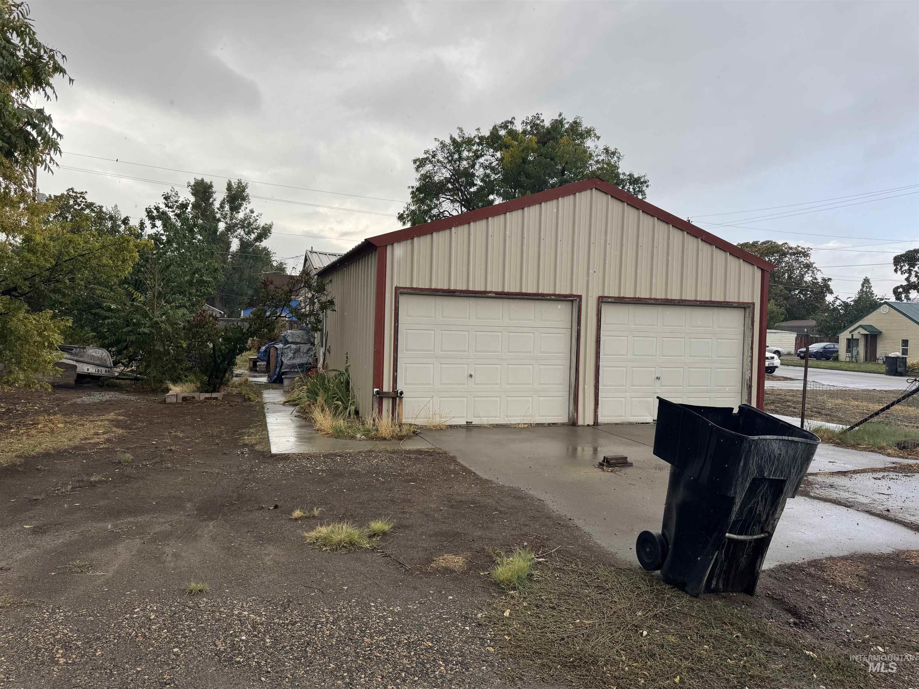 416 North 2nd Street Nyssa, OR 97913 - Photo 3 of 24 View of detached garage