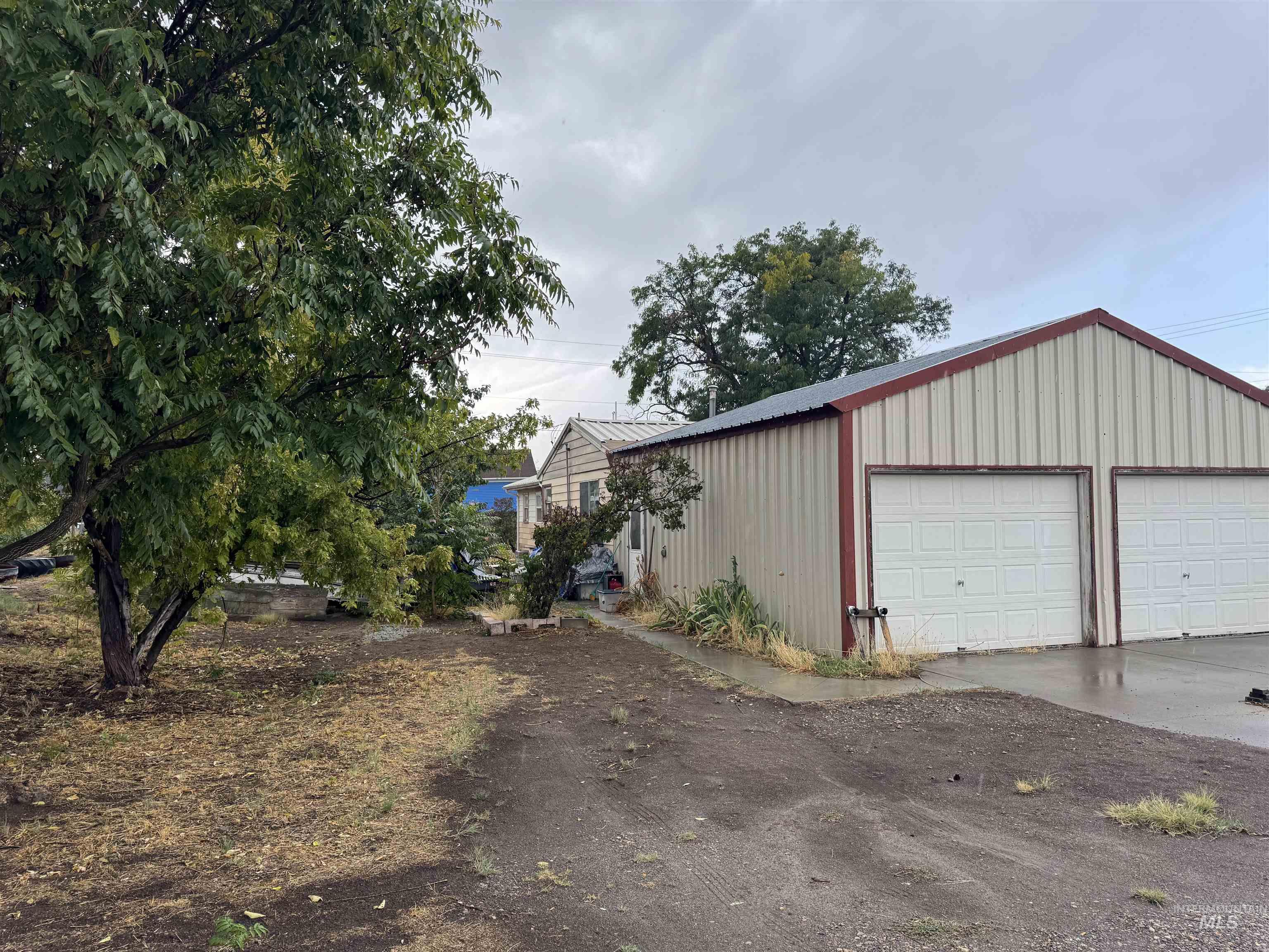 416 North 2nd Street Nyssa, OR 97913 - Photo 4 of 24 View of detached garage