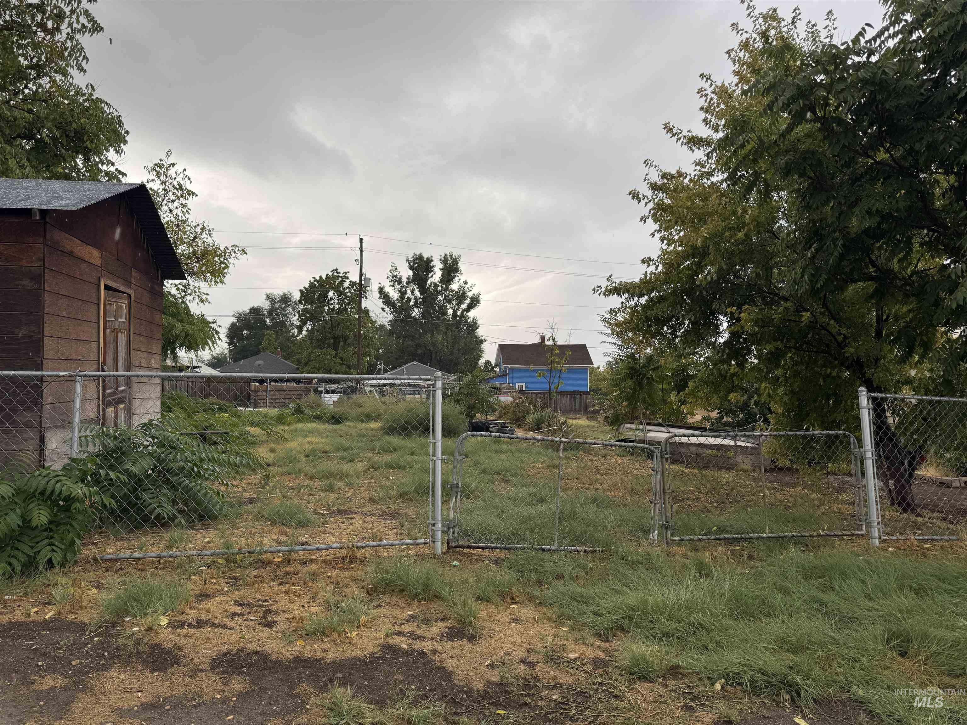 416 North 2nd Street Nyssa, OR 97913 - Photo 9 of 24 View of yard featuring a gate