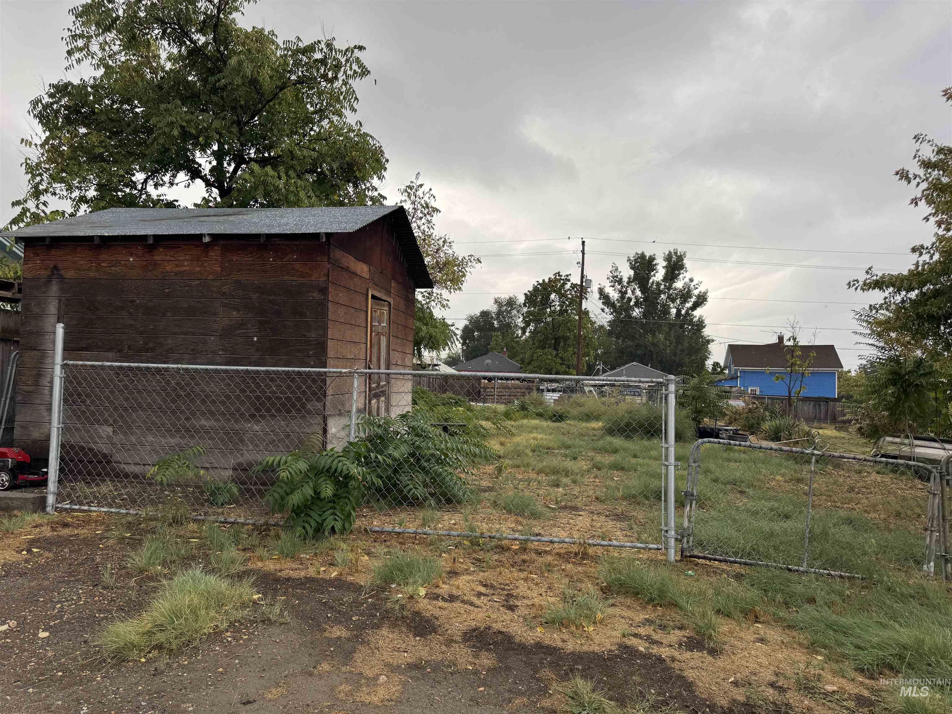 416 North 2nd Street Nyssa, OR 97913 - Photo 10 of 24 View of yard featuring a gate