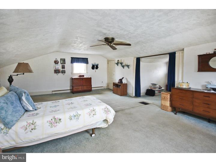 33 Beechwood Road Brookhaven, PA 19015 - Photo 17 of 25 Bedroom 3