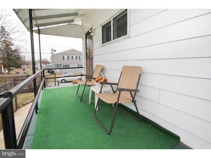 33 Beechwood Road Brookhaven, PA 19015 - Photo 21 of 25 Porch