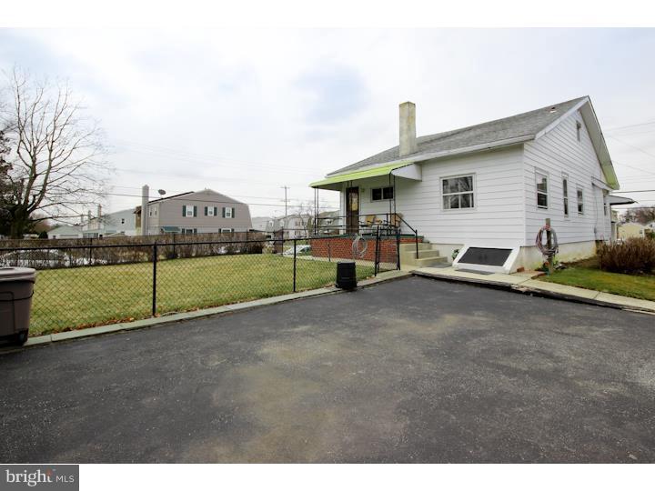 33 Beechwood Road Brookhaven, PA 19015 - Photo 22 of 25 Exterior Back