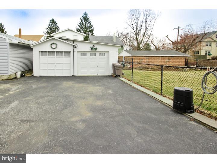 33 Beechwood Road Brookhaven, PA 19015 - Photo 23 of 25 Garage