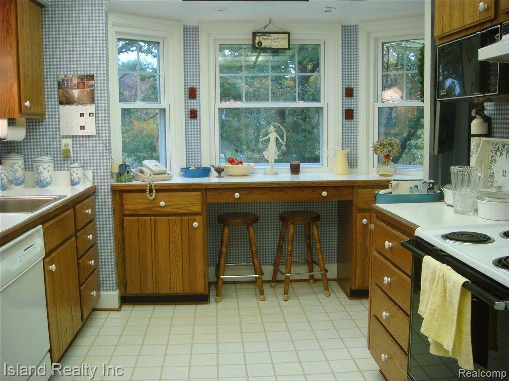 21005 Thorofare Road Grosse Ile, MI 48138 - Photo 23 of 25 DSC01866