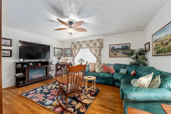 $389,000 | 3710 Northwest 22nd Place, Gainesville, FL 32605