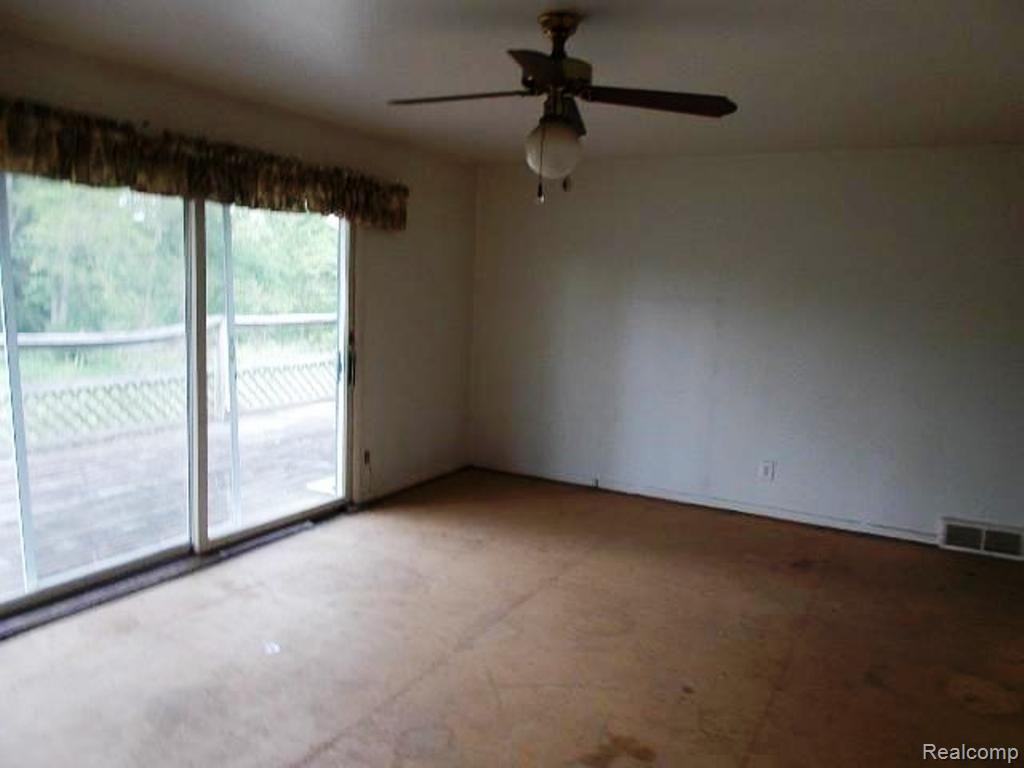 1641 Scout Road Eaton Rapids, MI 48827 - Photo 9 of 13 9.jpg