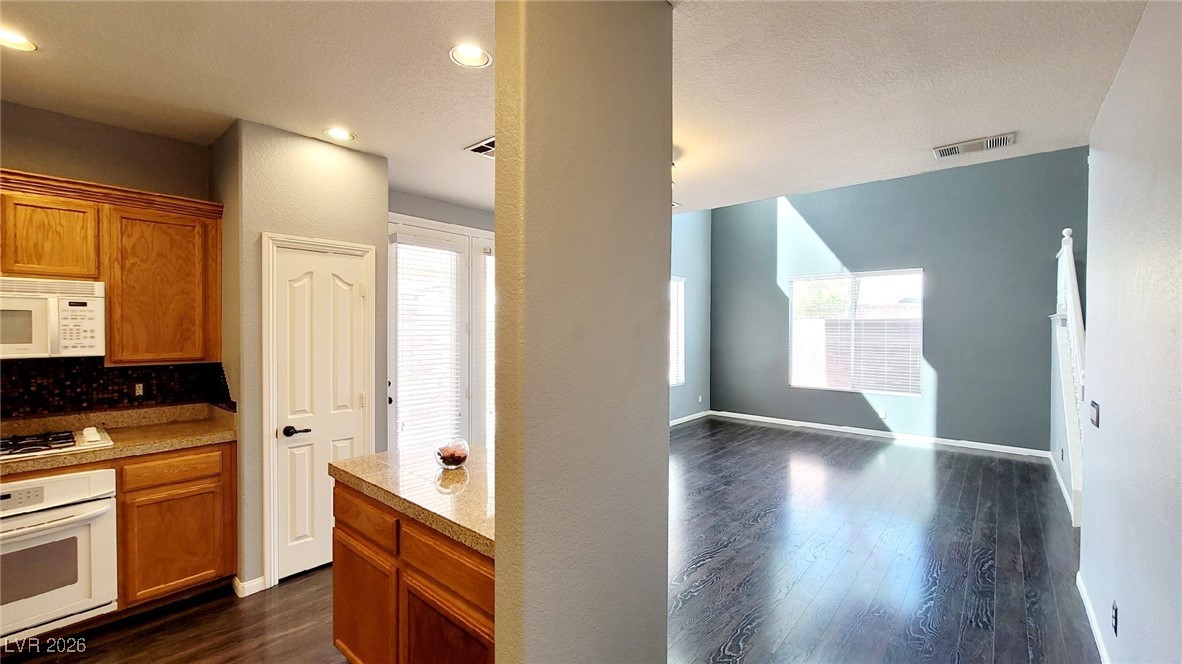 6292 Huntington Ridge Avenue Las Vegas, NV 89139 - Photo 3 of 23