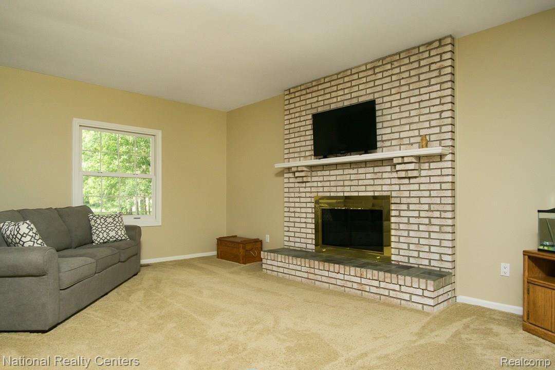 4468 Rohr Road Clarkston, MI 48348 - Photo 17 of 35 4468-Rohr-017.jpg