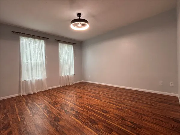 $2,550 | 3126 Valley Court, Manvel, TX 77578