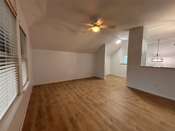 $2,550 | 3126 Valley Court, Manvel, TX 77578