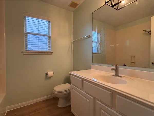 $2,550 | 3126 Valley Court, Manvel, TX 77578