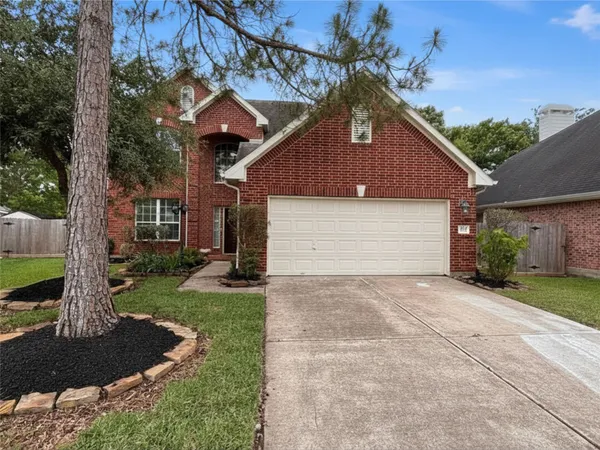 $2,550 | 3126 Valley Court, Manvel, TX 77578