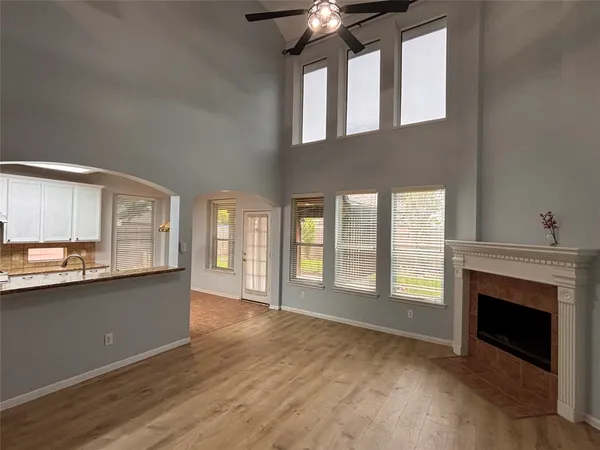 $2,550 | 3126 Valley Court, Manvel, TX 77578