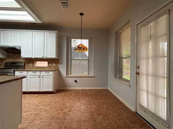 $2,550 | 3126 Valley Court, Manvel, TX 77578