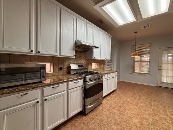 $2,550 | 3126 Valley Court, Manvel, TX 77578