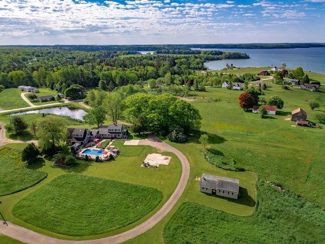 $795,000 | 46 Killeran Lane, Cushing, ME 04563