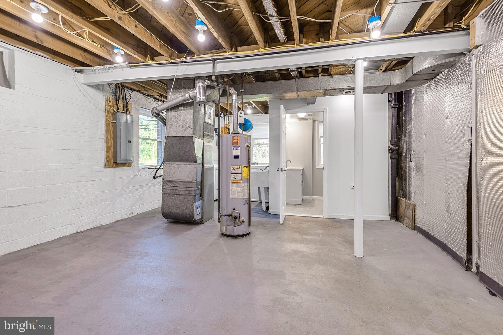 6141 Telegraph Road Alexandria, VA 22310 - Photo 18 of 22 Laundry/Utility/Storage