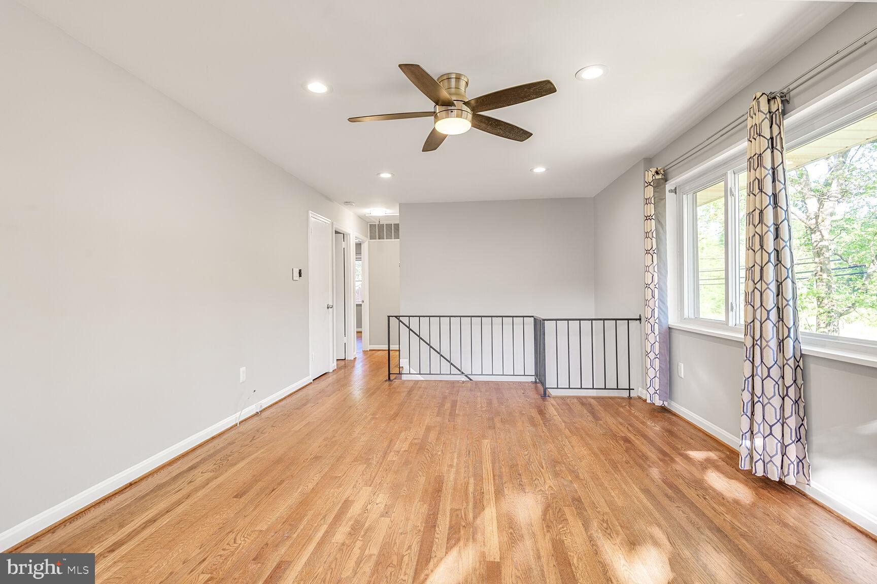 6141 Telegraph Road Alexandria, VA 22310 - Photo 6 of 22 Living/Dining