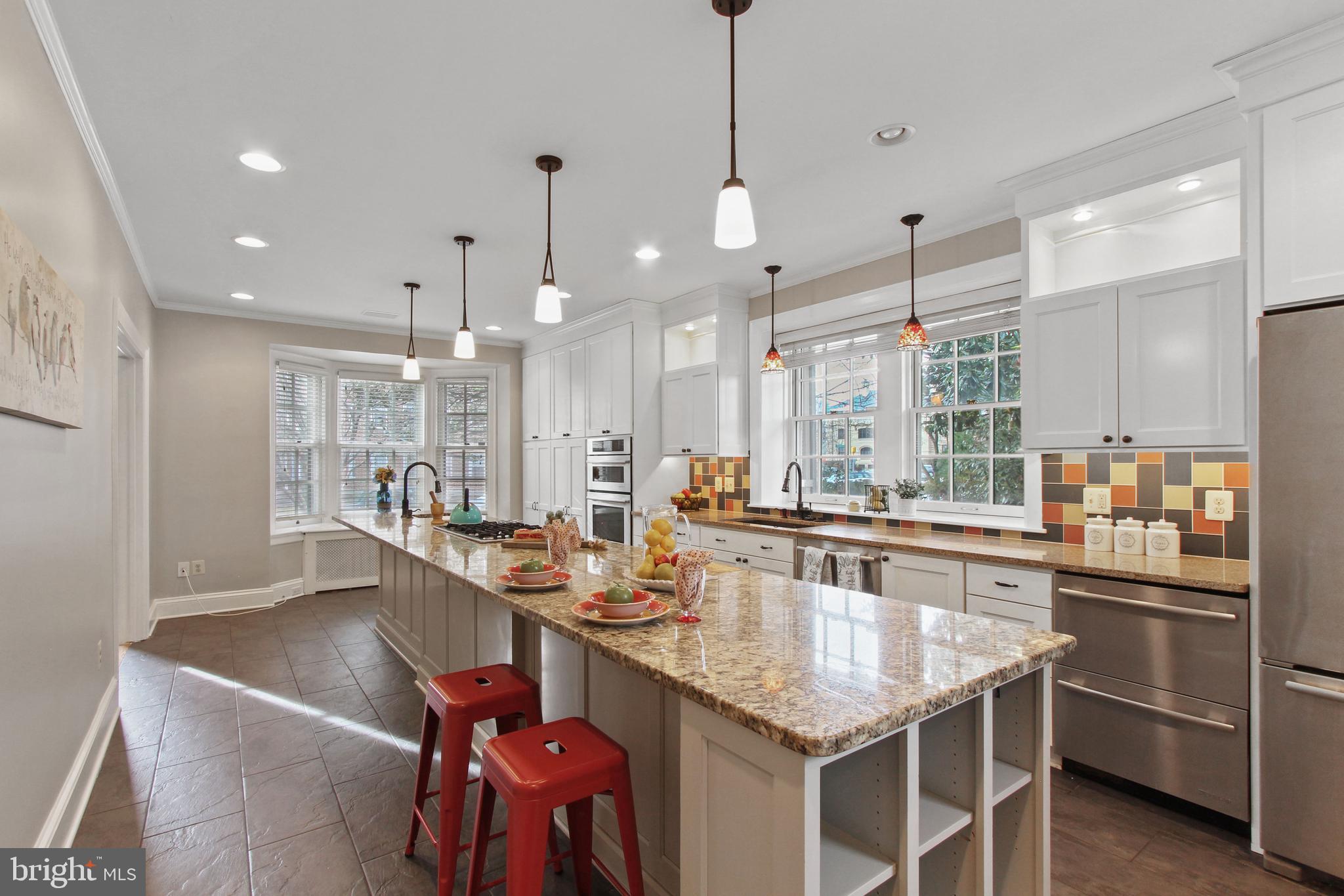 608 Somerset Road Baltimore, MD 21210 - Photo 15 of 57