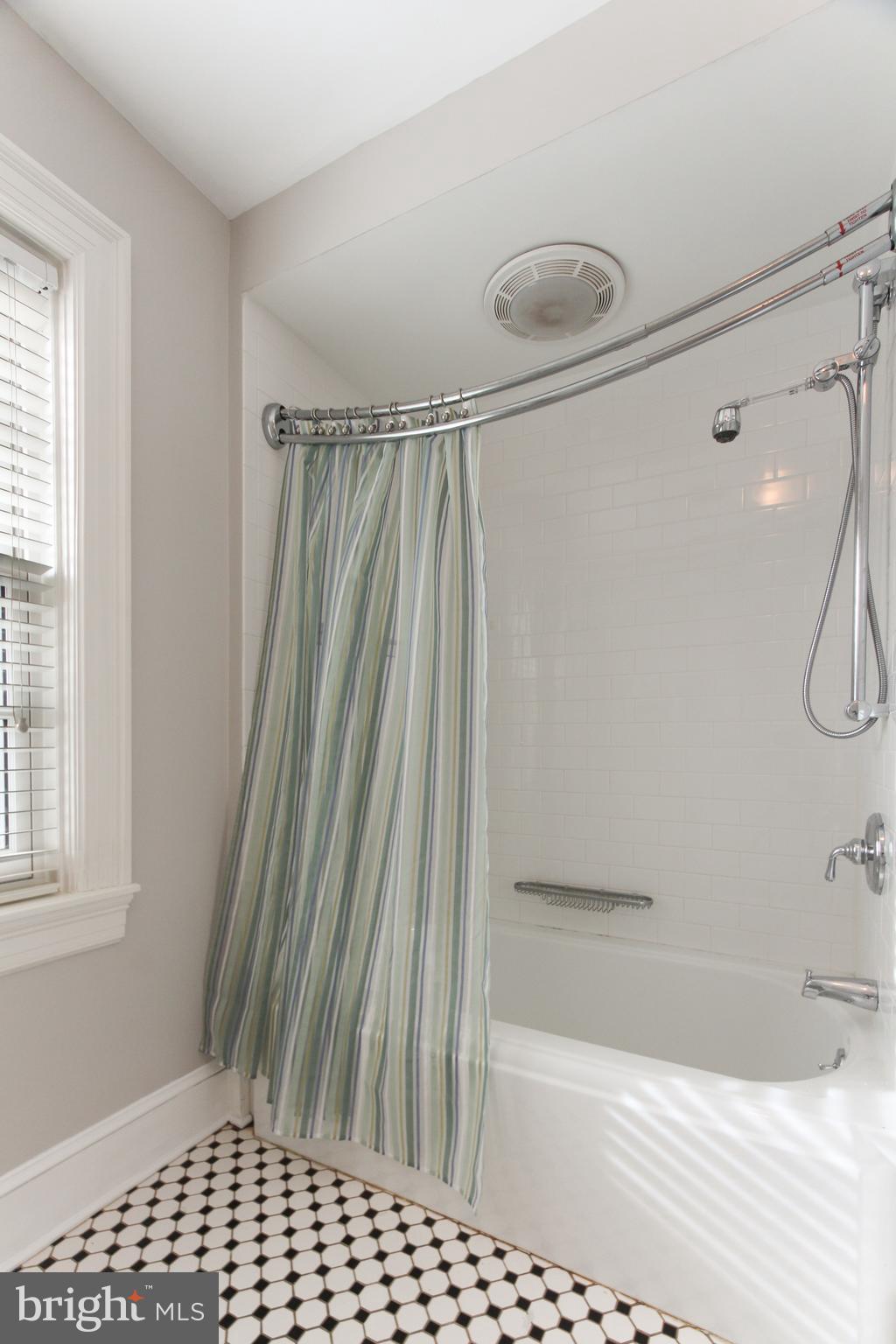 608 Somerset Road Baltimore, MD 21210 - Photo 25 of 57