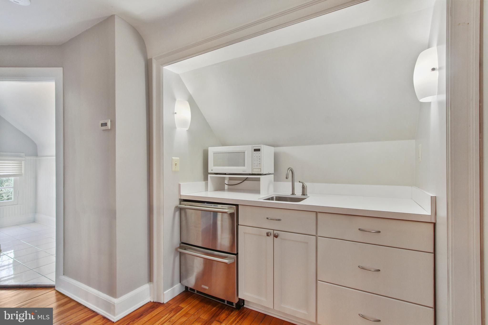 608 Somerset Road Baltimore, MD 21210 - Photo 41 of 57 3rd floor kitchenette Au Pair Suite