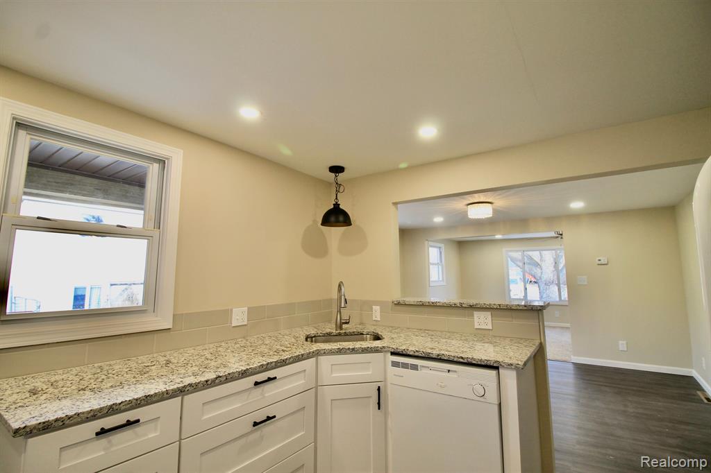 7318 Rory Street Grand Blanc, MI 48439 - Photo 9 of 26
