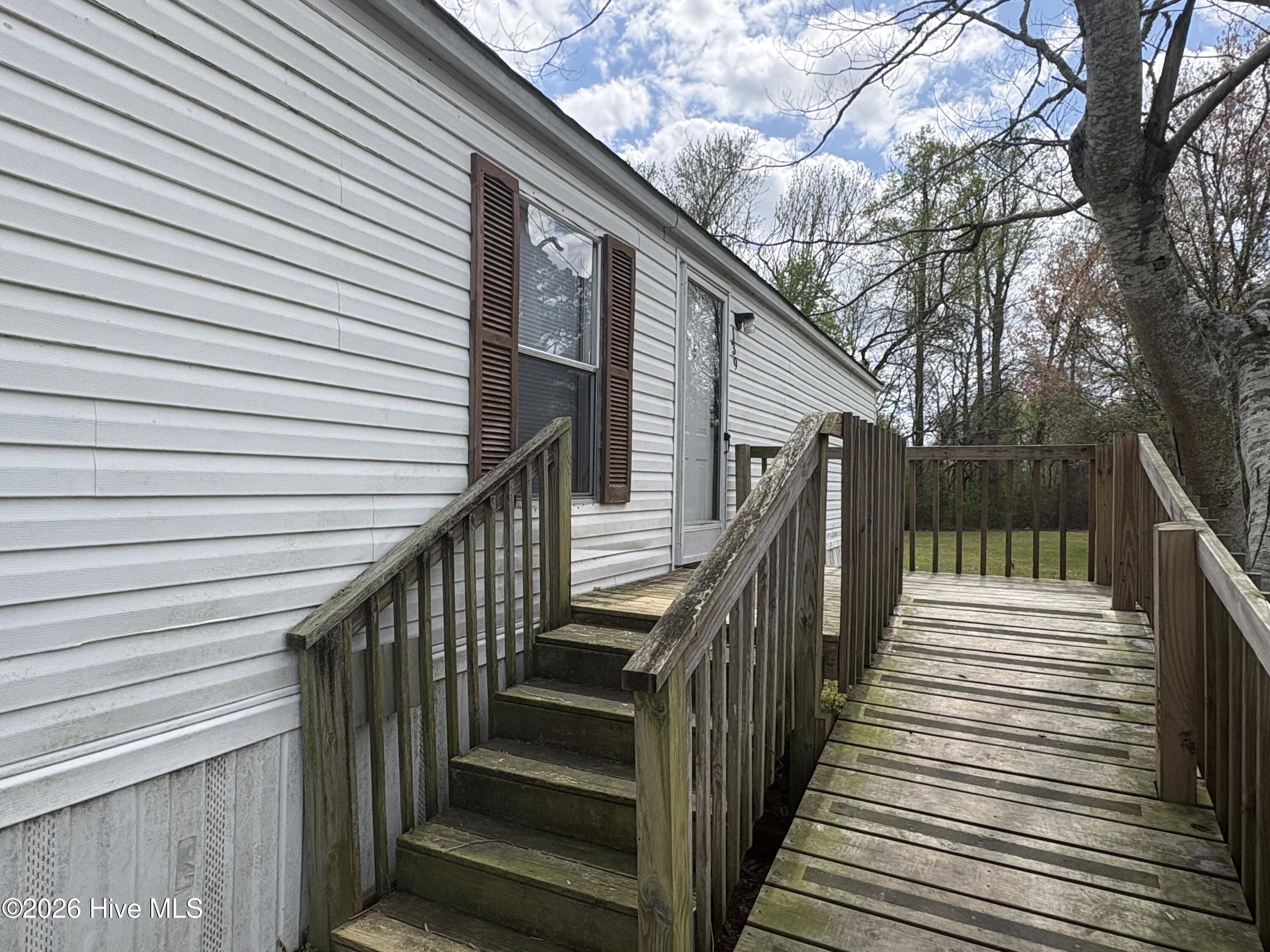 139 Marvin Street Chocowinity, NC 27817 - Photo 4 of 21 Ramp or steps for front entrance