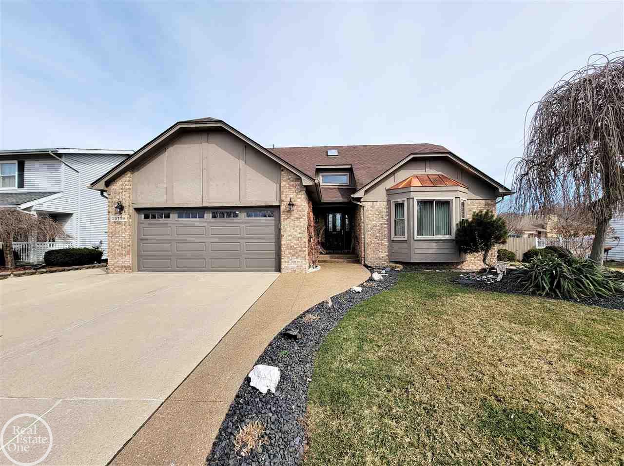 35739 Rockingham Drive New Baltimore, MI 48047 - Photo 1 of 47 50069647.JPG