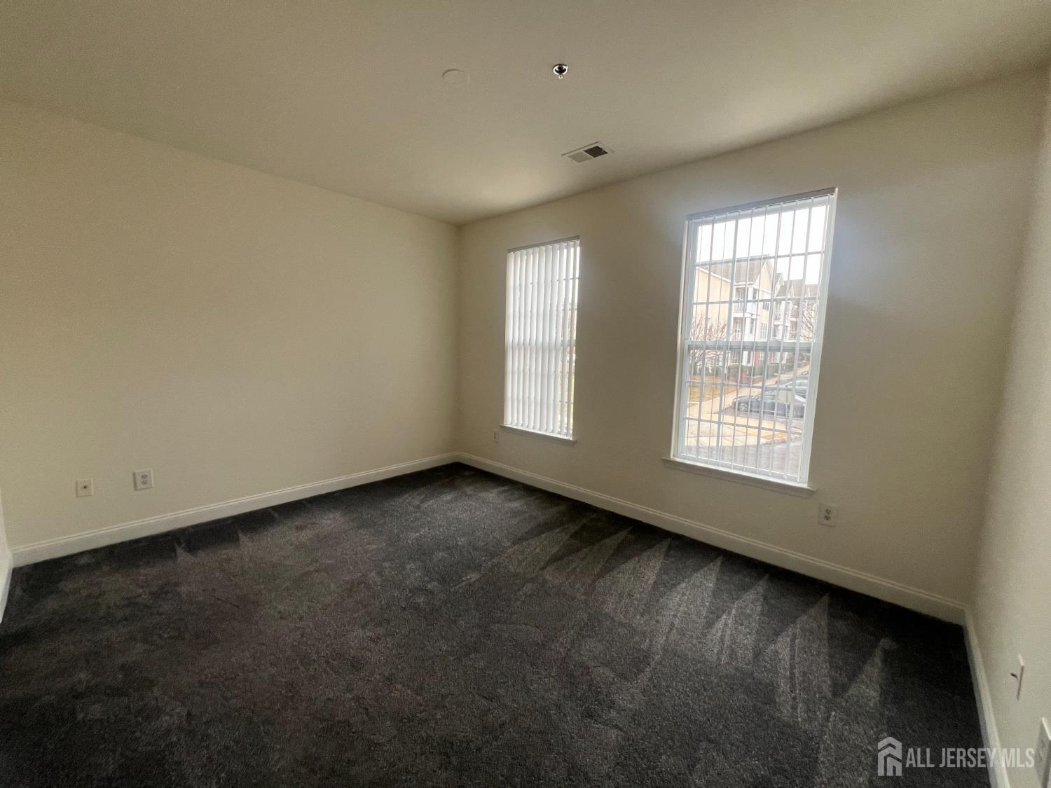 263 Samuel Circle Parlin, NJ 08859 - Photo 6 of 17