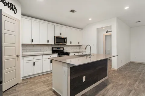 $385,000 | 1803 Rolling Hl Lane, Richmond, TX 77469