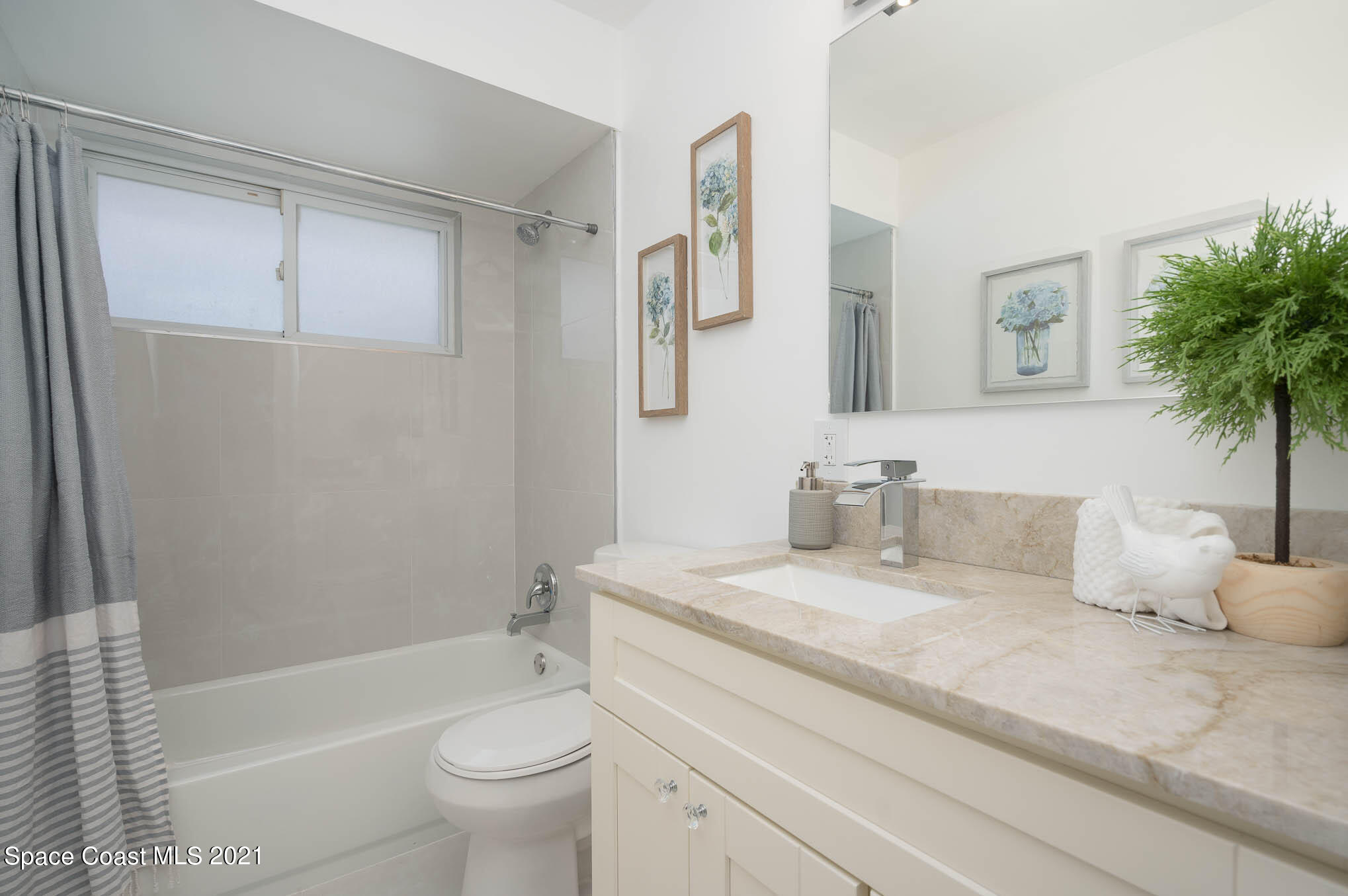 2906 Chipper Drive Northeast Palm Bay, FL 32905 - Photo 15 of 21 hall bathroom chipper