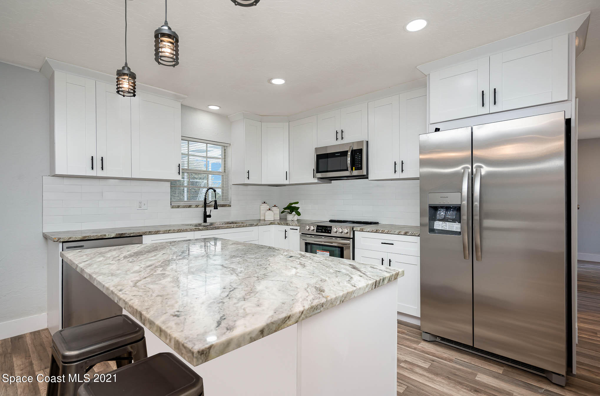 2906 Chipper Drive Northeast Palm Bay, FL 32905 - Photo 9 of 21 Kitchen