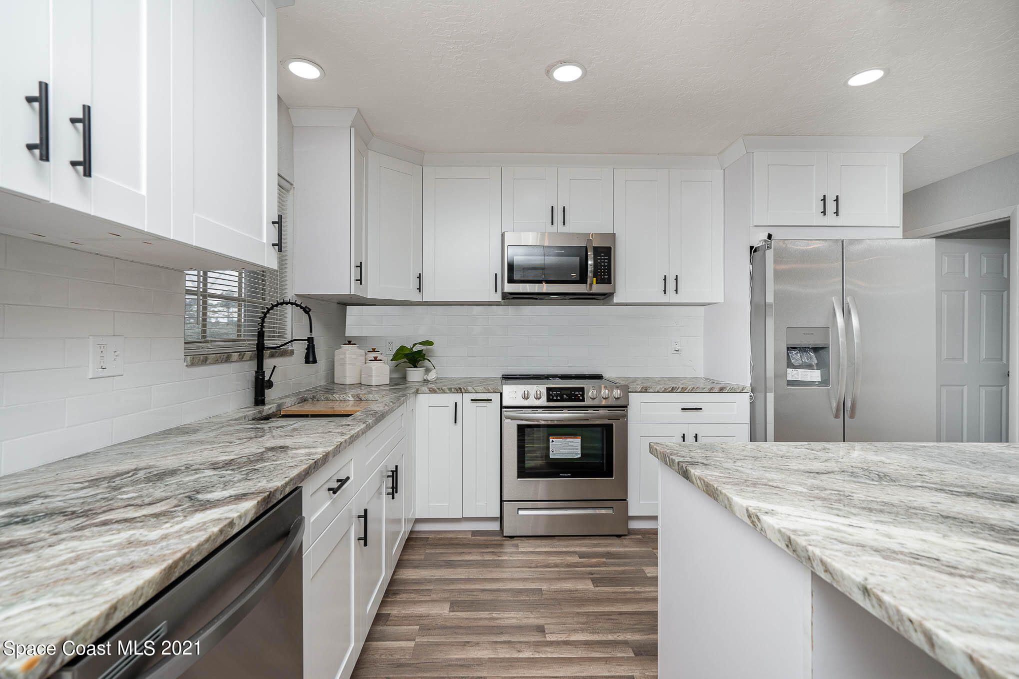 2906 Chipper Drive Northeast Palm Bay, FL 32905 - Photo 10 of 21 kitchen chipper