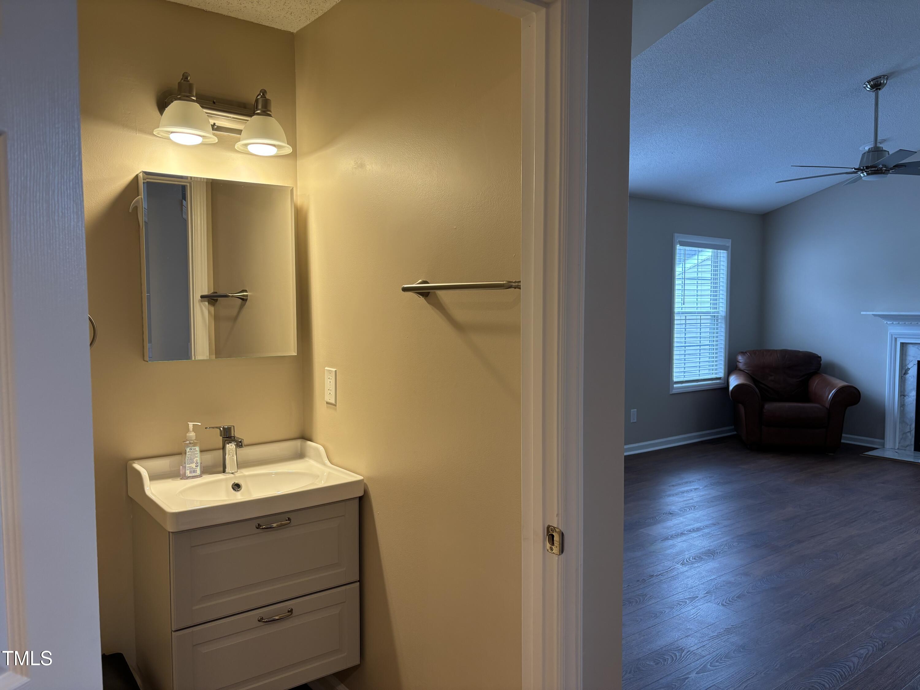 2209 Hatton Way Raleigh, NC 27604 - Photo 11 of 33 13