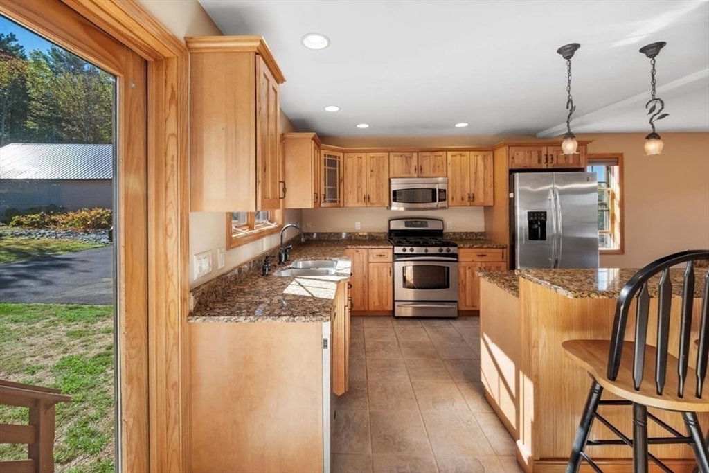 62 Lindsay Lane Athol, MA 01331 - Photo 13 of 42