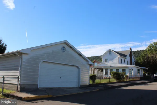 $165,000 | 402 Elizabeth Street, Williamstown, PA 17098