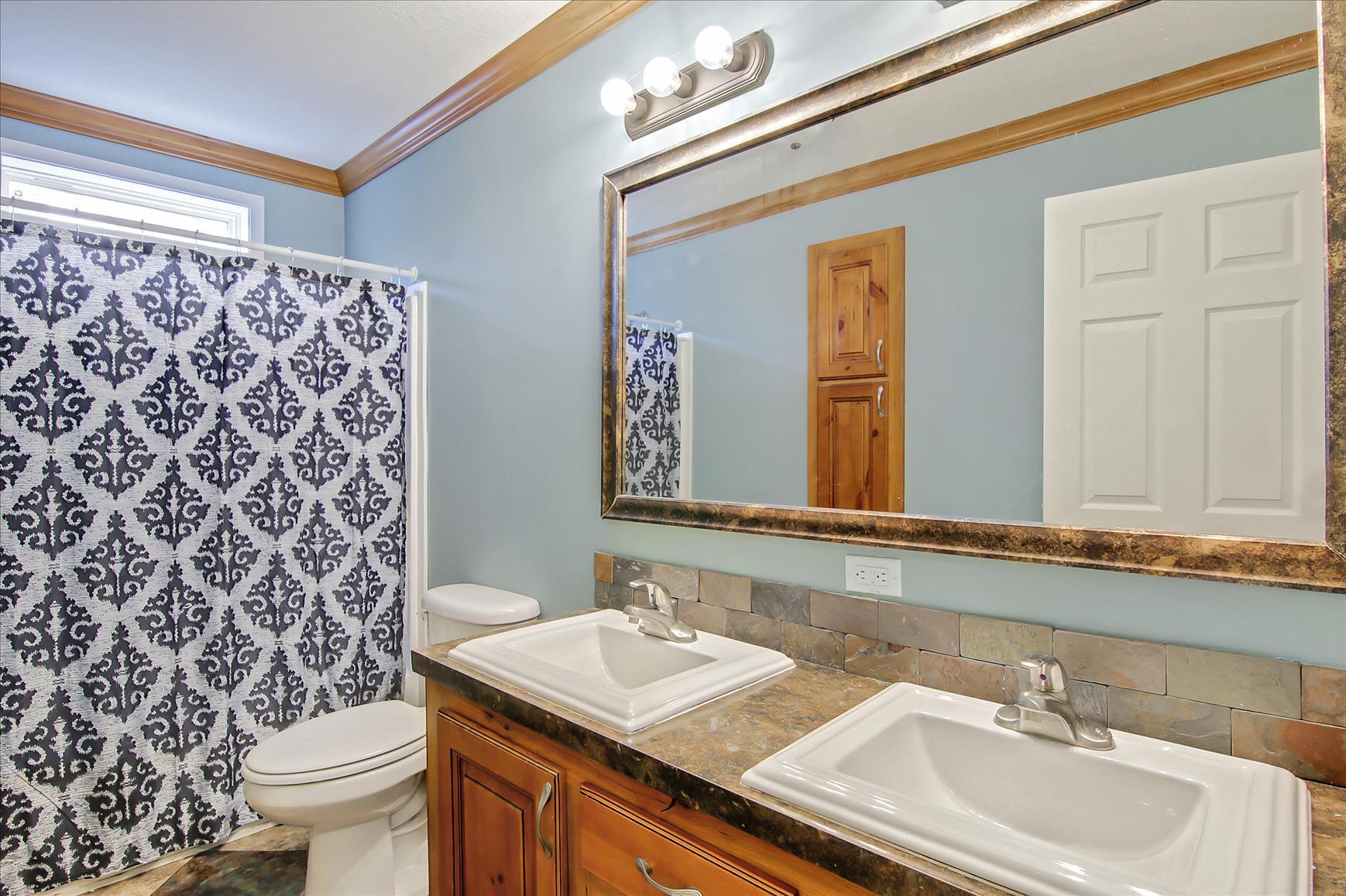 4880 Gilmore Road Holt, FL 32564 - Photo 8 of 43 f8-1256389-1275852-33