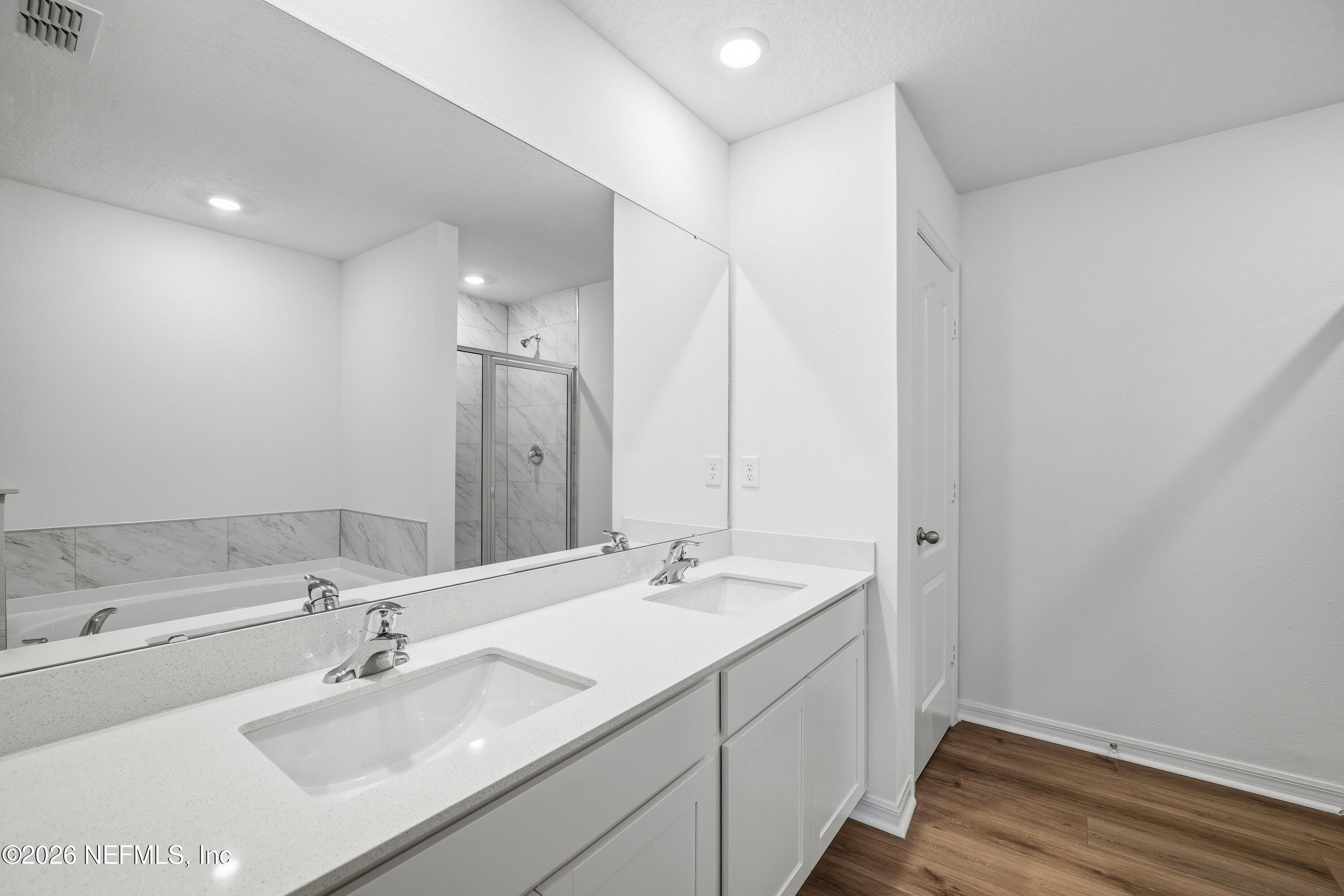 6895 Myrtle Oak Road Jacksonville, FL 32219 - Photo 30 of 52 25 Primary Bathroom