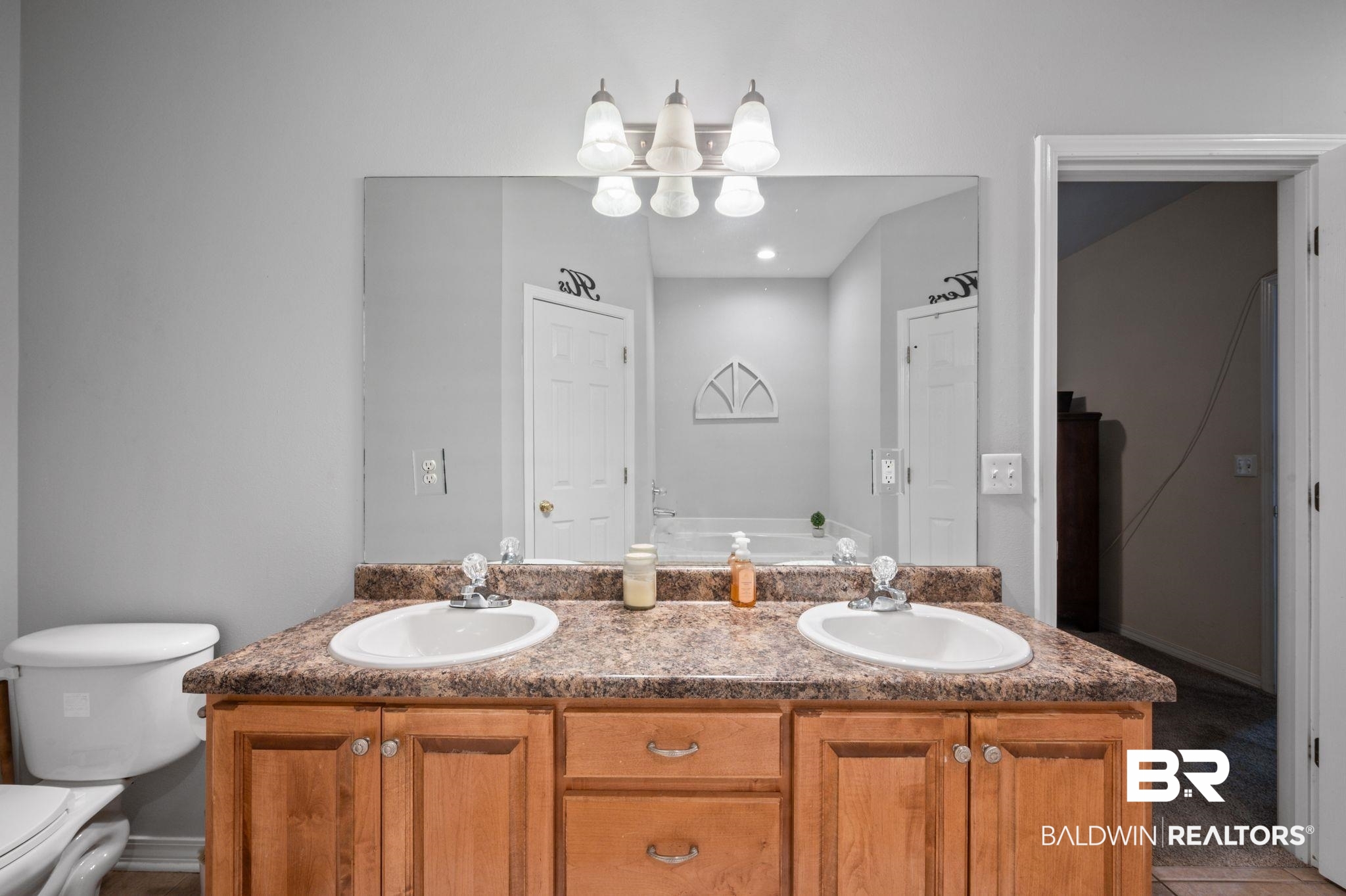 9539 Lakeview Road Bay Minette, AL 36507 - Photo 18 of 45 Bathroom featuring tile patterned flooring, vanity, toilet, and a bathtub