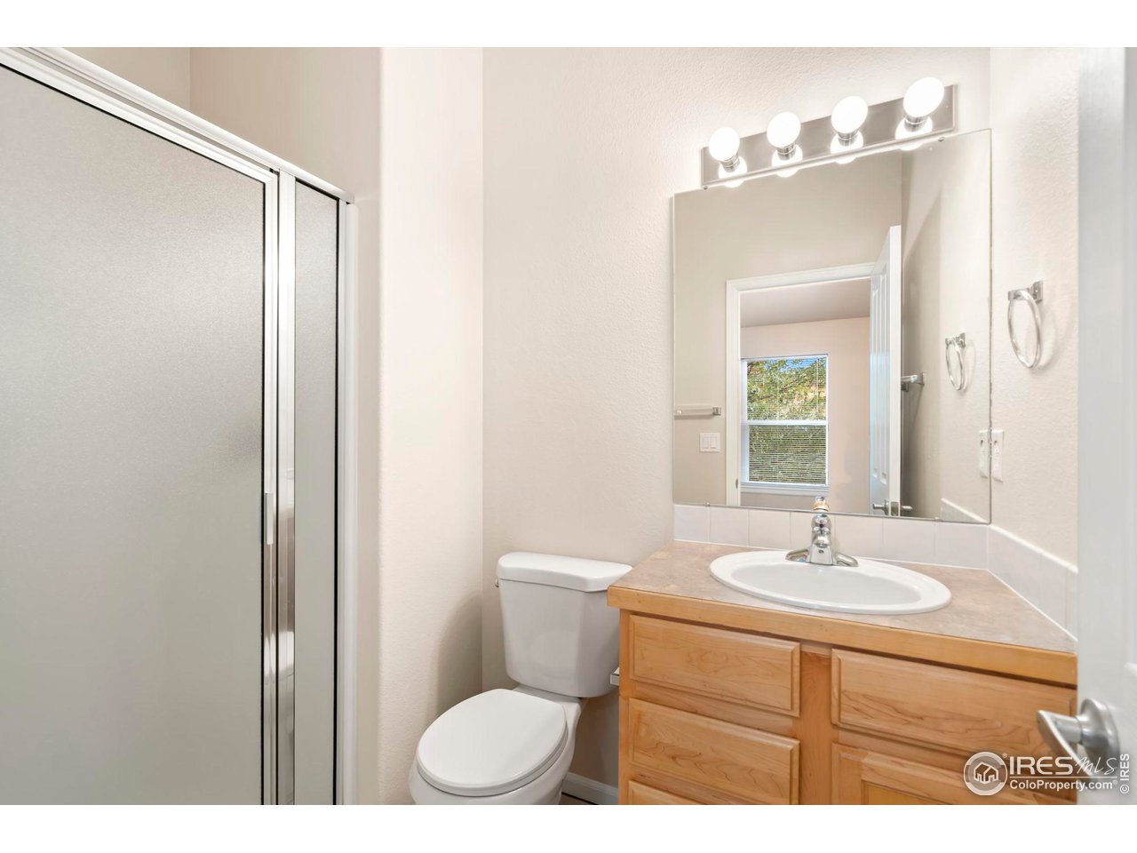 1221 East Prospect Road, Unit 5 Fort Collins, CO 80525 - Photo 26 of 38 2nd Primary Bathrom
