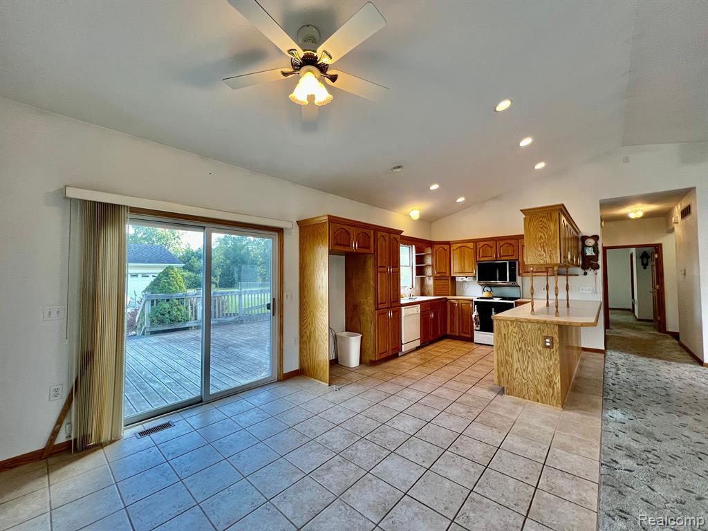 2460 Beach Road Port Huron, MI 48060 - Photo 4 of 18