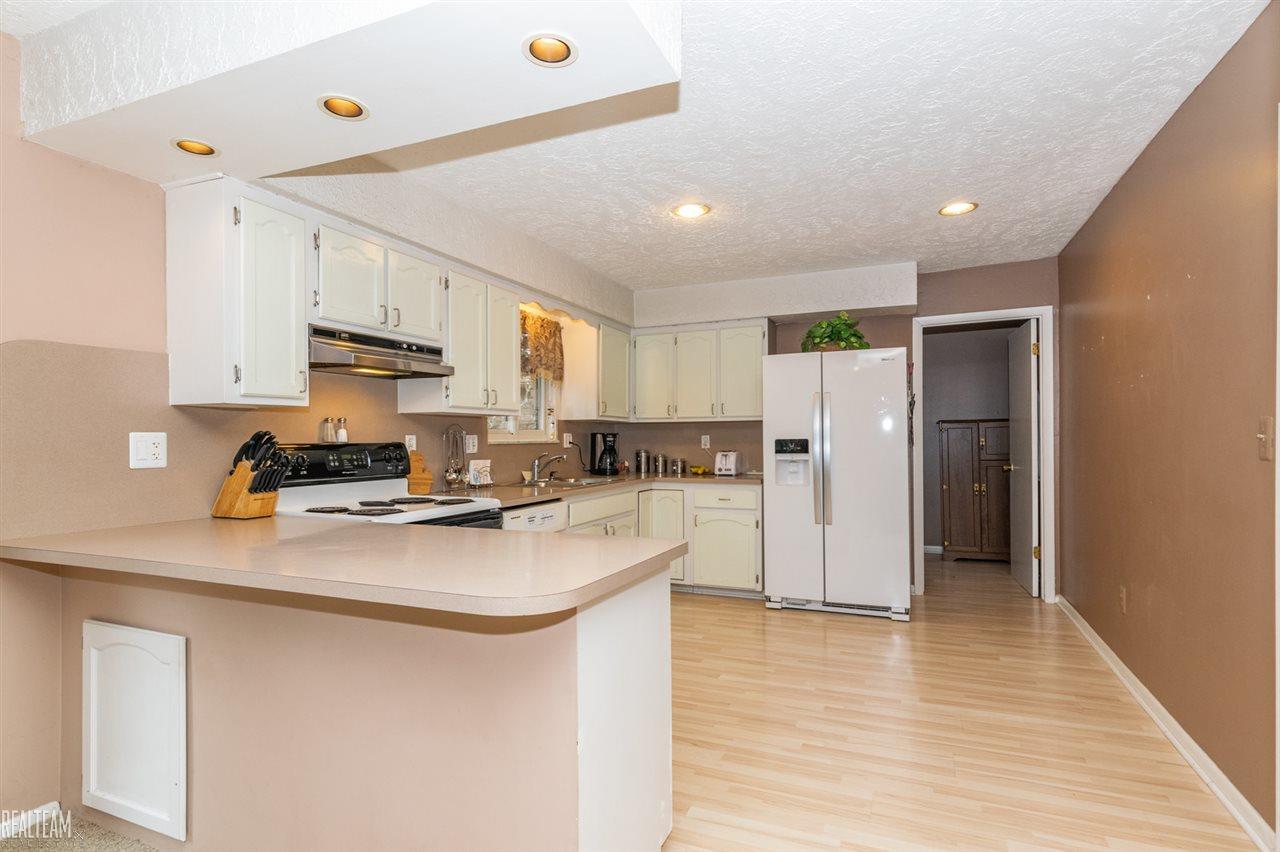 38661 Radde Street Clinton Township, MI 48036 - Photo 9 of 28 50008355-8.JPG
